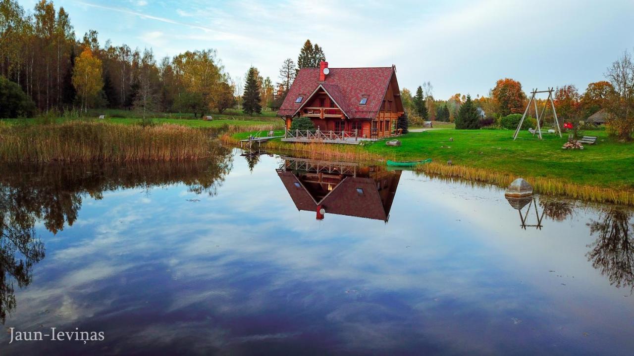 Отель Jaun-Ievinas Rauna Экстерьер фото